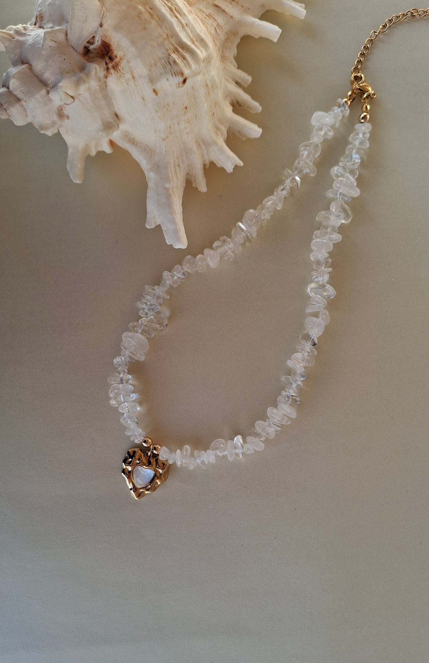 Girocollo cristallo di rocca e cuore