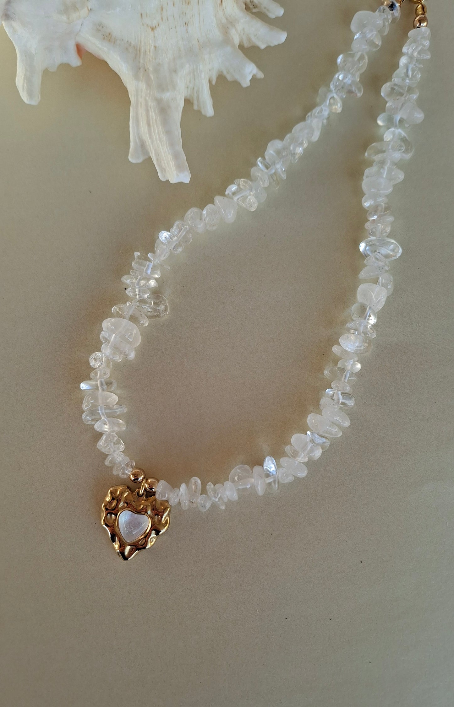 Girocollo cristallo di rocca e cuore