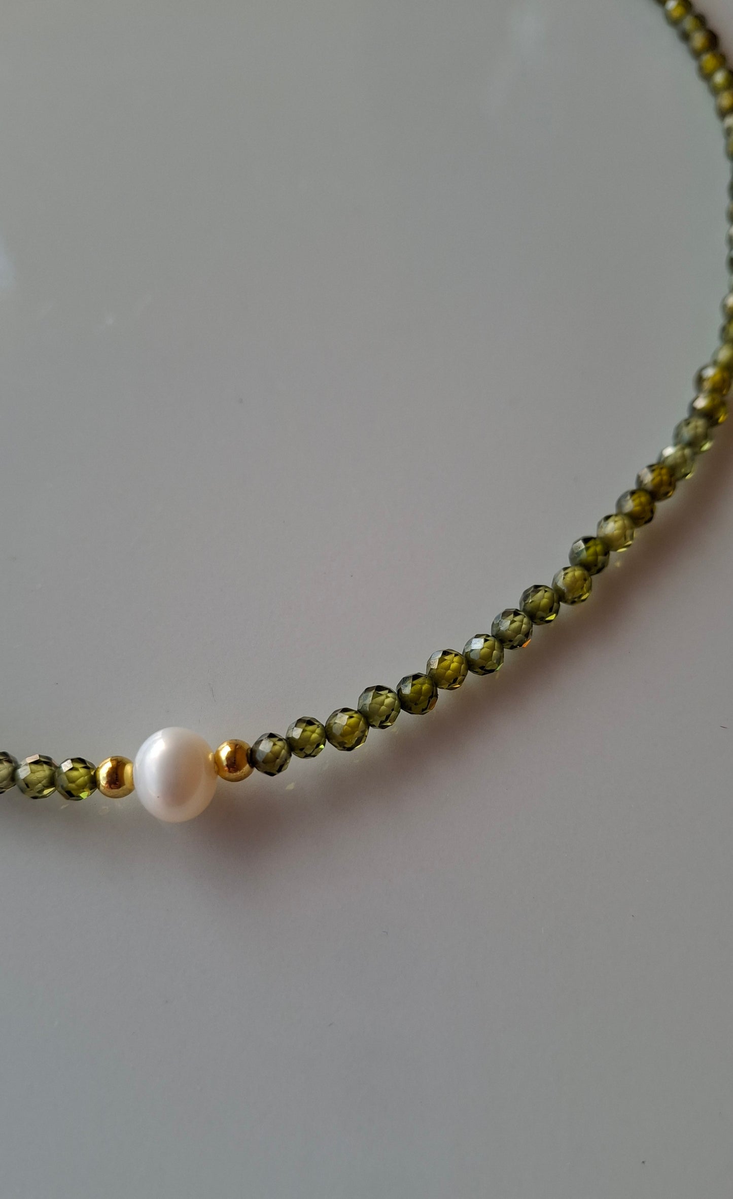 Girocollo con zirconi e perla di fiume