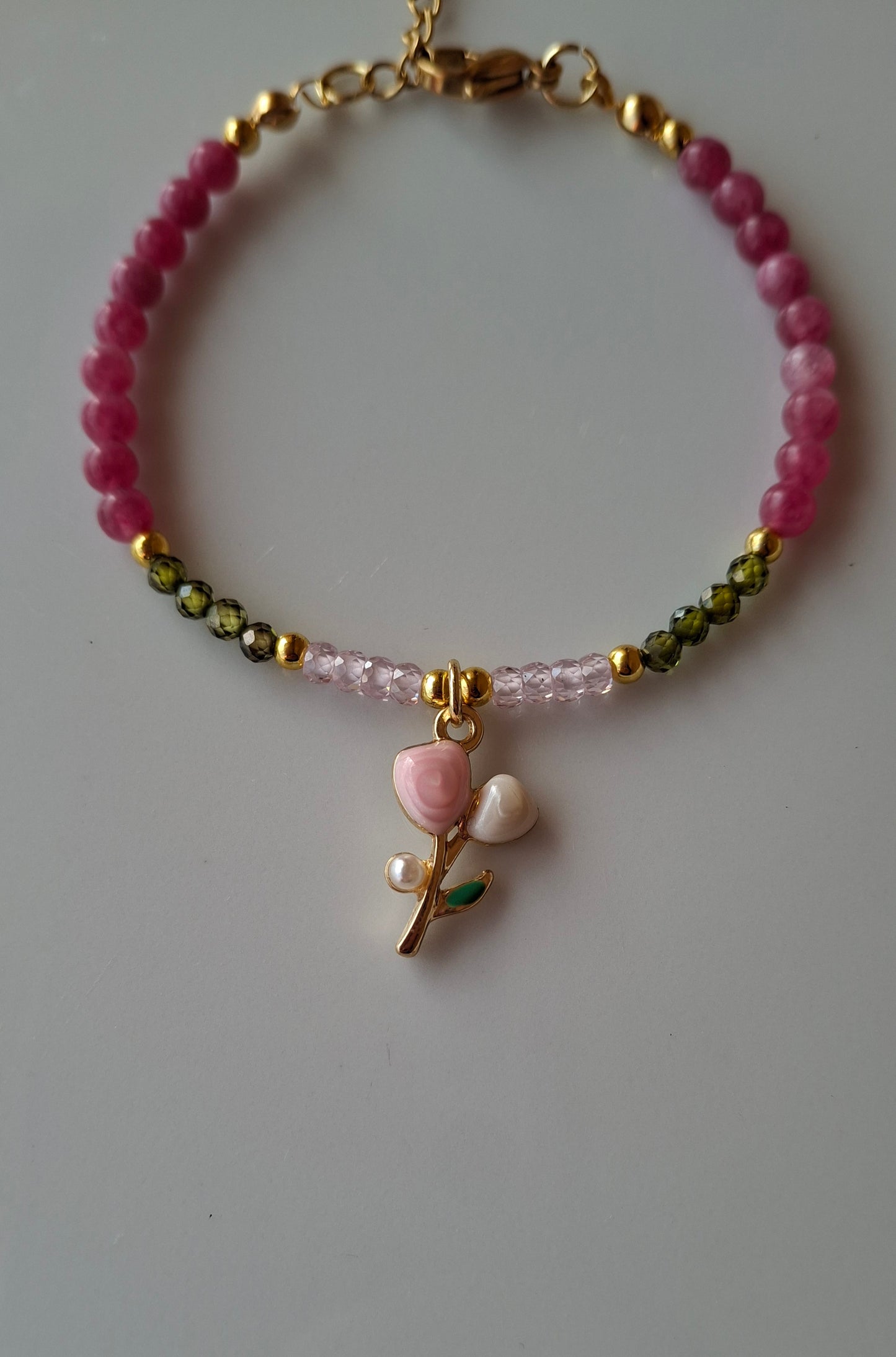 Bracciale con pietre e zirconi