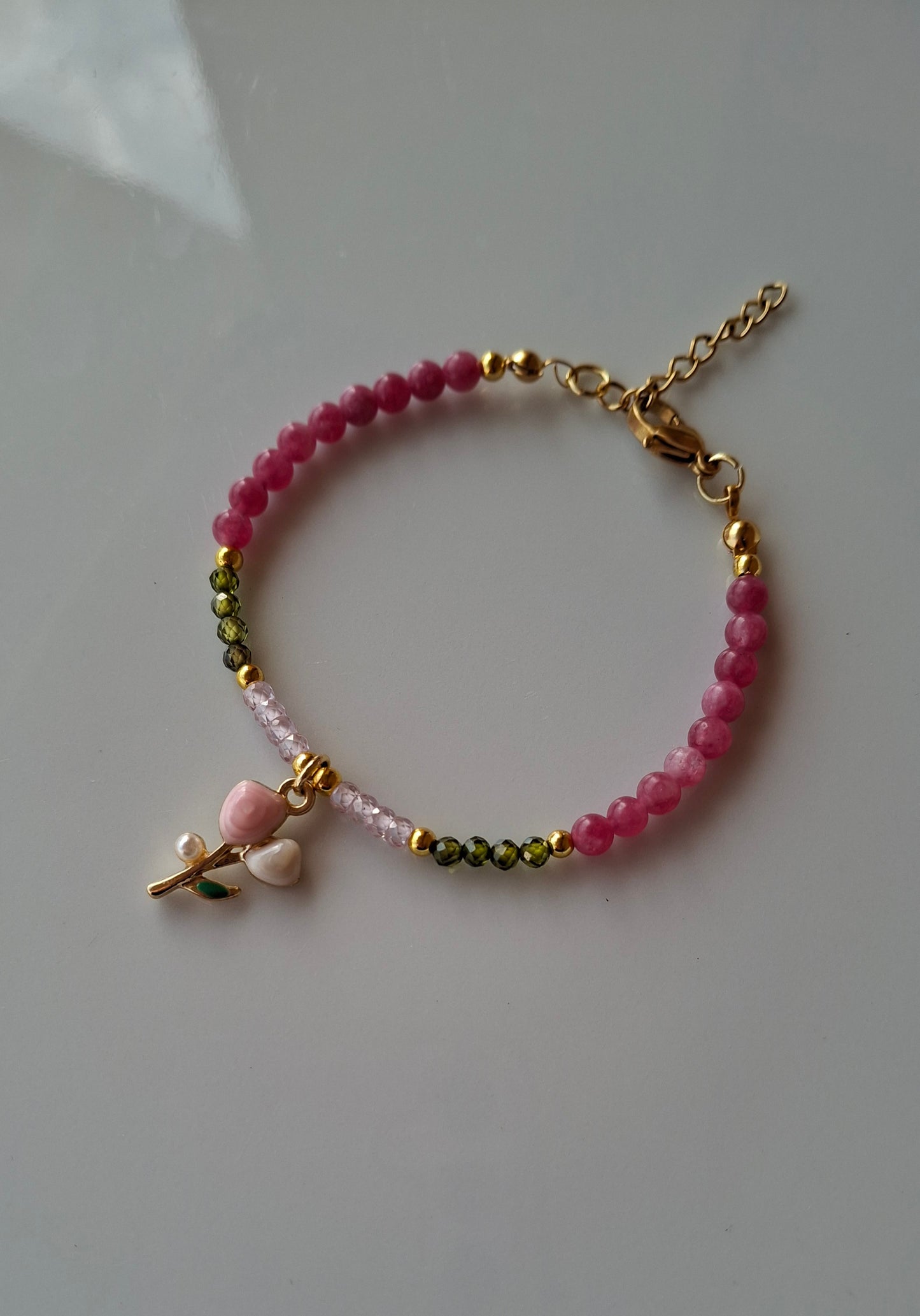 Bracciale con pietre e zirconi