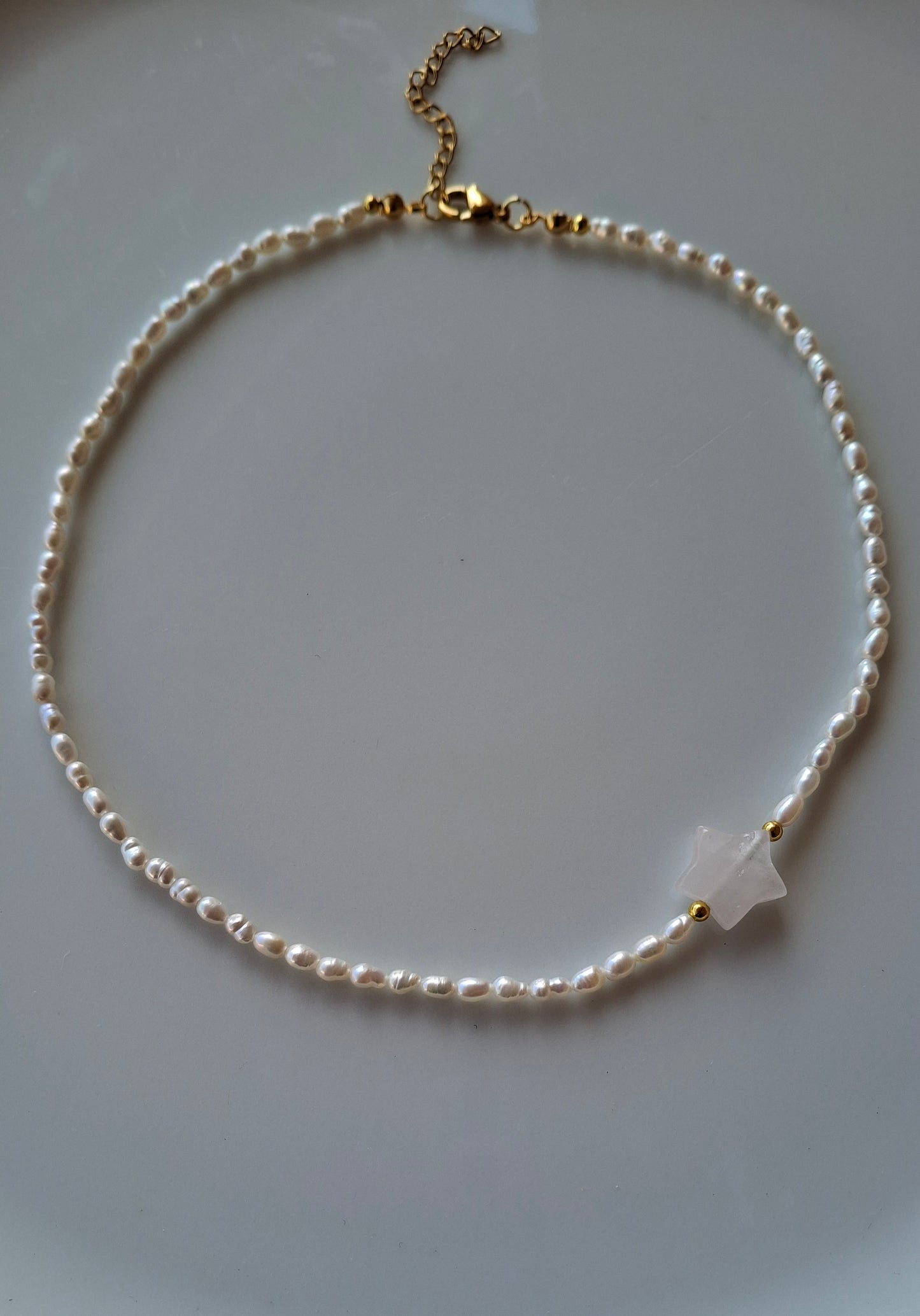 Girocollo perle di fiume e quarzo rosa