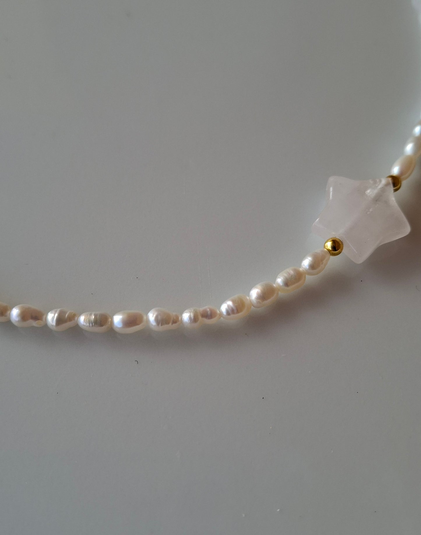 Girocollo perle di fiume e quarzo rosa